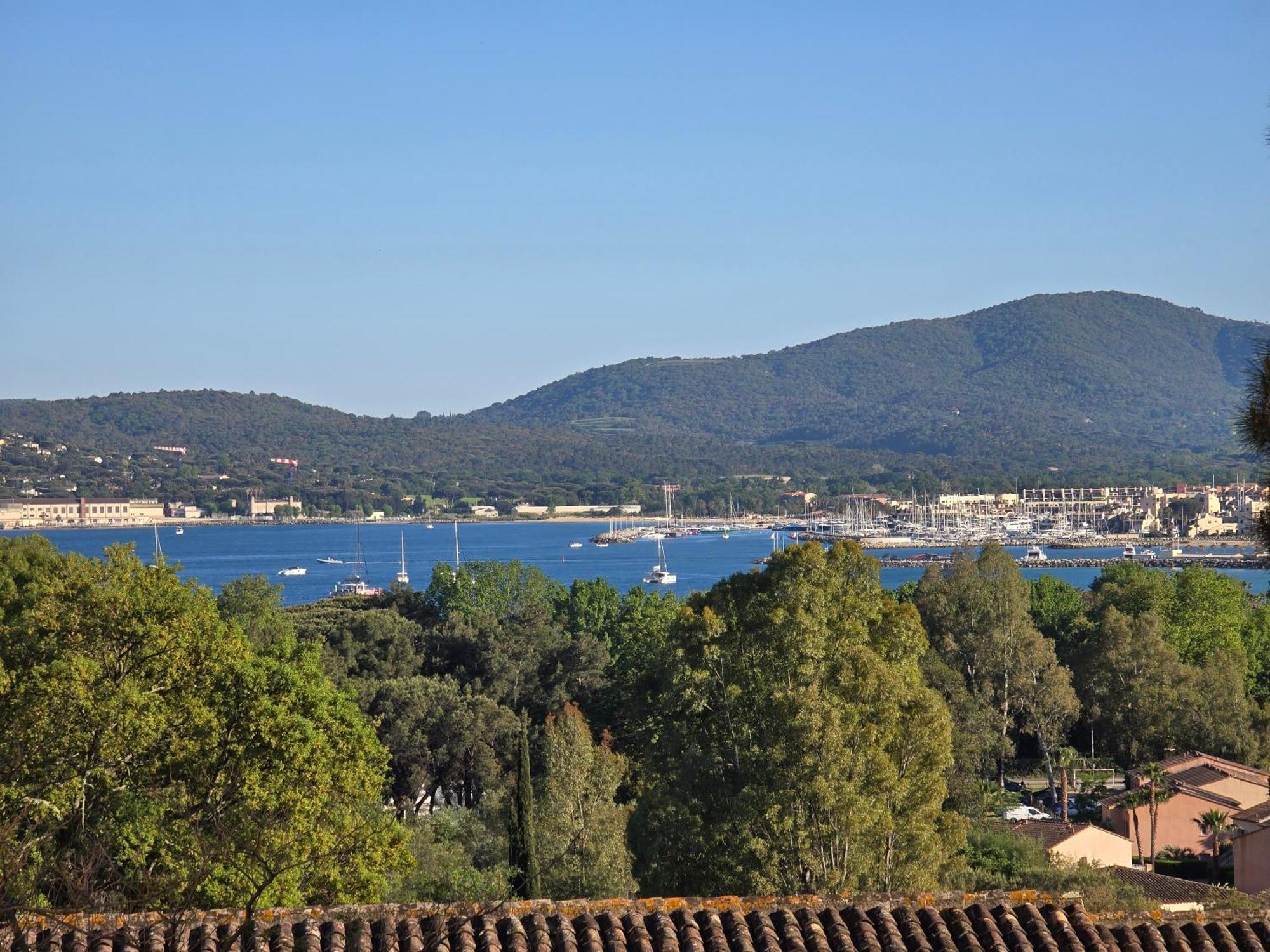 Chez Adriana Studio Vue Mer Avec Piscine Grimaud Eksteriør bilde